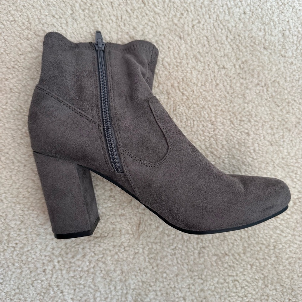 Carlos Santana "Reva" Floral Embroidered Ankle Boots Boho Faux Suede Size 7.5 - Picture 5 of 9